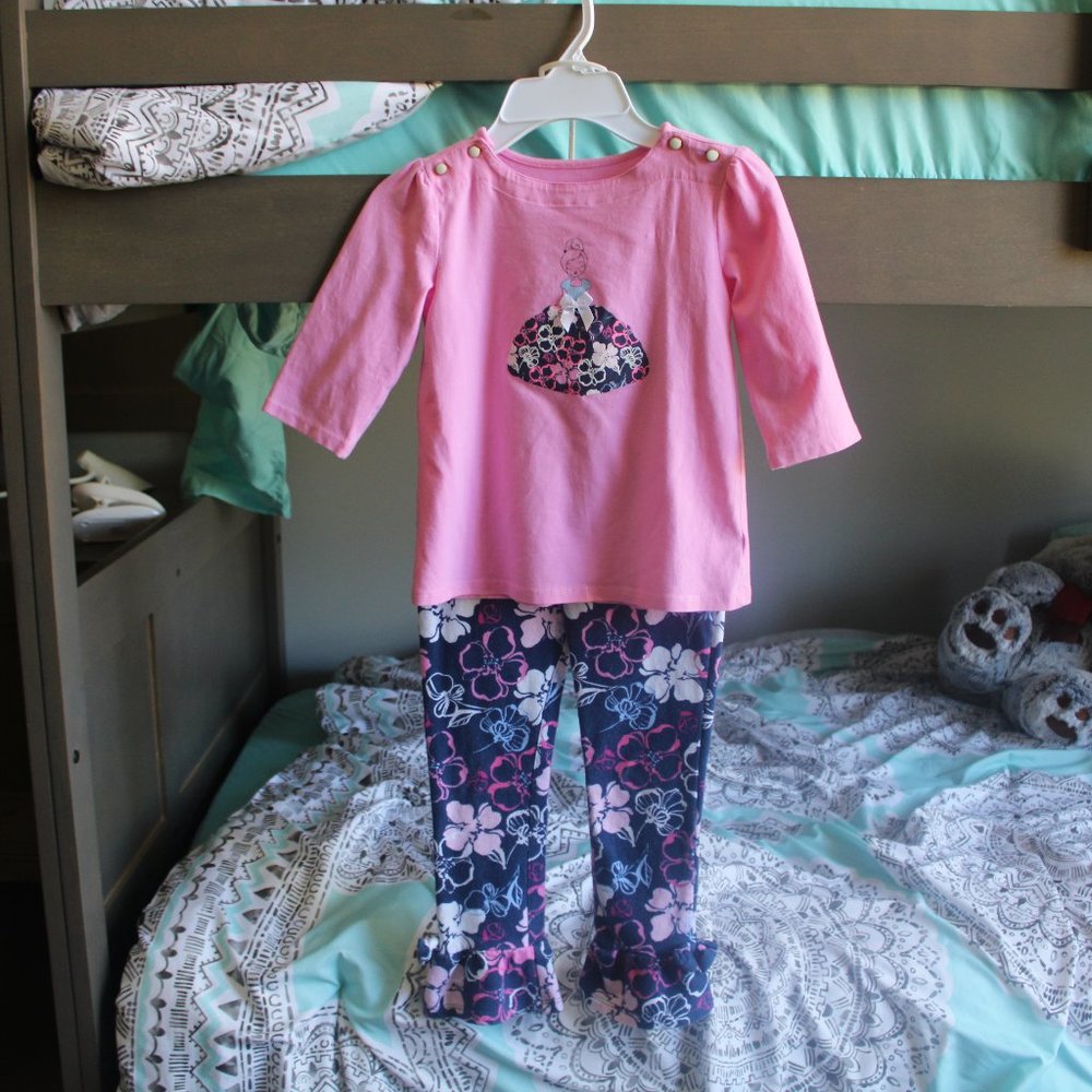 2 Piece set princess top and bottoms
